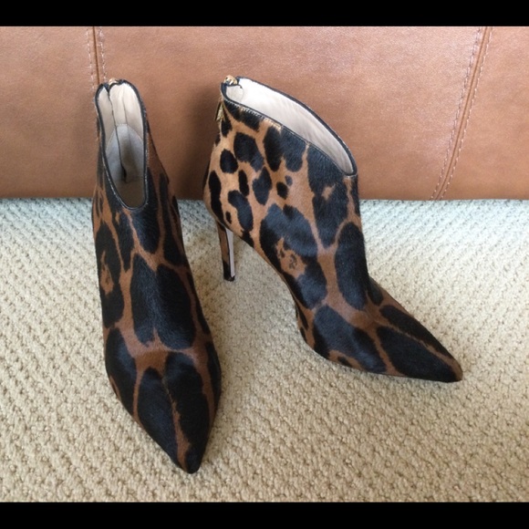 Tamara Mellon Charge Brown Leopard print Booties size 36 - Picture 5 of 12